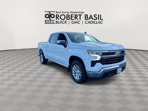 Used 2023 Chevrolet Silverado 1500 LT AWD/4WD image 2