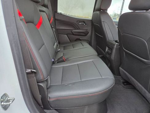 Used 2024 Chevrolet Colorado Z71 w/ Z71 Convenience Package 2 AWD/4WD image 47