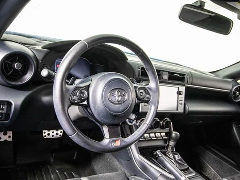 Used 2023 Toyota GR86 Premium RWD image 12