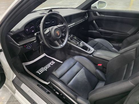 Used 2020 Porsche 911 Carrera w/ Sport Chrono Package RWD image 3