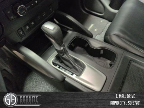 Used 2024 Nissan Frontier SL w/ Technology Package AWD/4WD image 24