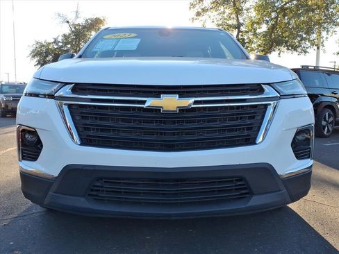 Used 2023 Chevrolet Traverse LS image 7