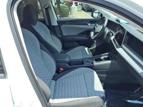 Certified 2025 Volkswagen Tiguan S FWD image 10