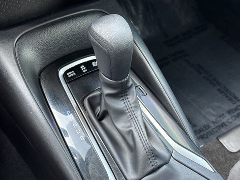 Used 2024 Toyota Corolla LE FWD image 19