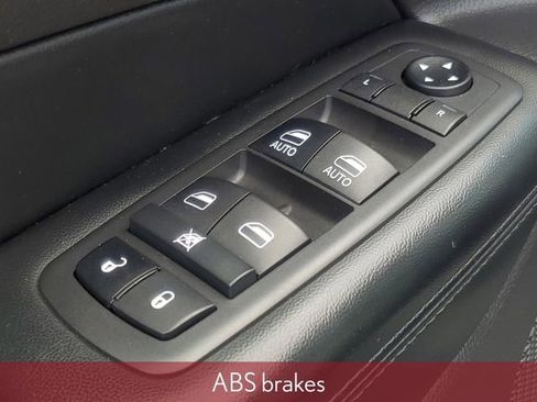 Used 2019 Jeep Grand Cherokee Limited image 13