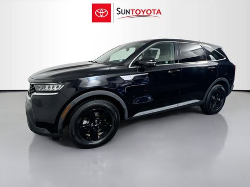 Used 2022 Kia Sorento LX image 9