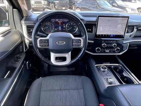 Used 2022 Ford Expedition XLT image 8