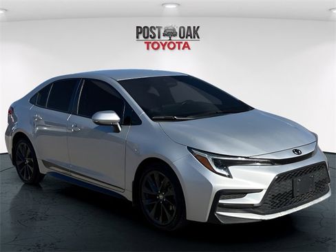 Used 2024 Toyota Corolla SE image 1