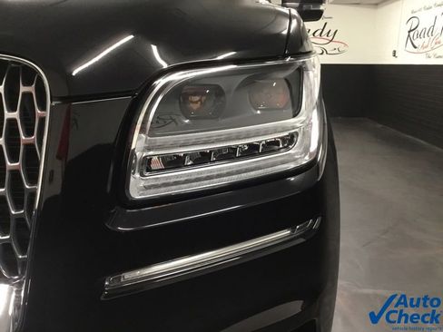 Used 2019 Lincoln Navigator Select w/ Technology Package AWD/4WD image 16