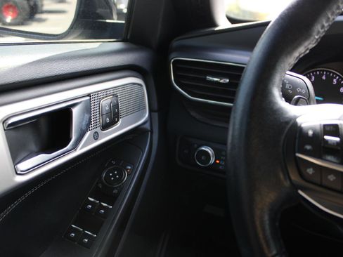 Used 2020 Ford Explorer Limited RWD image 17