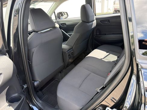 Used 2022 Toyota Corolla Cross LE AWD/4WD image 33