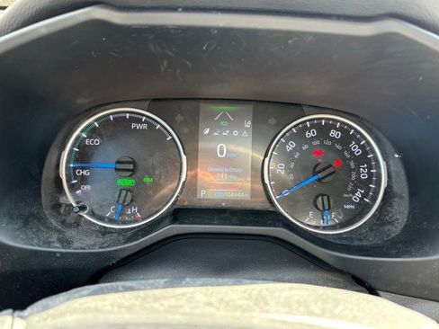 Used 2021 Toyota RAV4 XLE w/ Convenience Package image 14