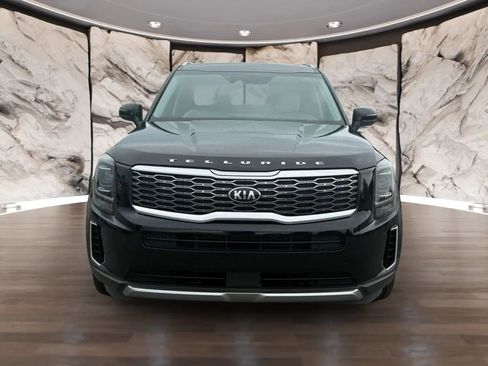 Used 2020 Kia Telluride EX w/ EX Premium Package AWD/4WD image 3