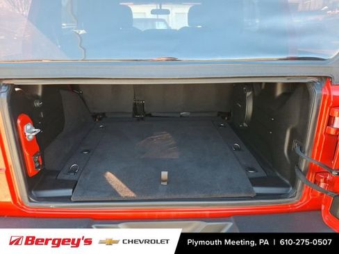 Used 2021 Jeep Wrangler Unlimited Sahara AWD/4WD image 32