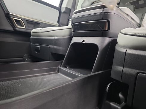 Used 2024 Rivian R1S Adventure AWD/4WD image 33