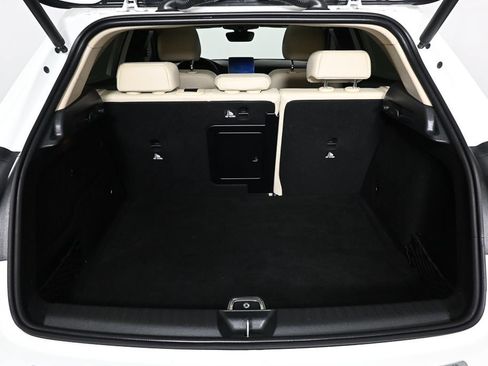 Certified 2020 Mercedes-Benz GLA 250 4MATIC image 31