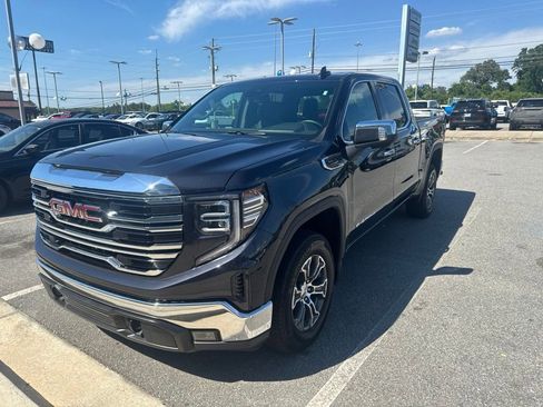 Used 2025 GMC Sierra 1500 SLT RWD image 1