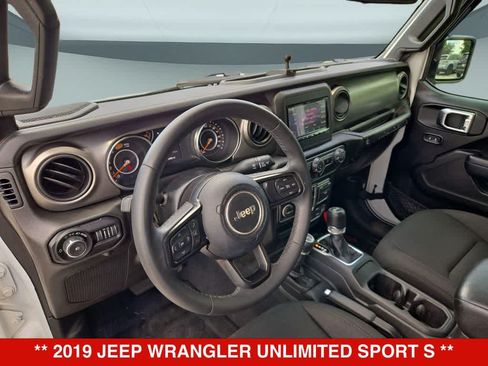 Used 2019 Jeep Wrangler Unlimited Sport S AWD/4WD image 2
