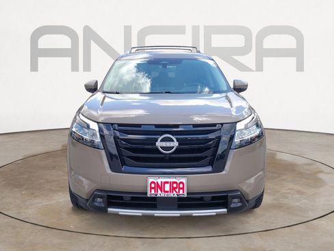 Used 2023 Nissan Pathfinder Platinum w/ Black Appearance Package FWD image 6