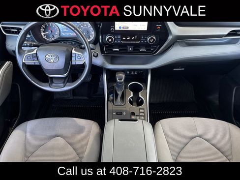 Certified 2024 Toyota Highlander LE FWD image 5