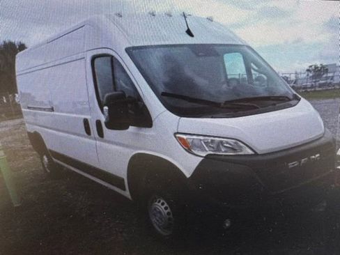 Used 2025 RAM ProMaster 2500 w/ Convenience Group FWD image 2