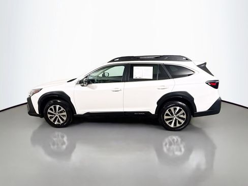 Used 2023 Subaru Outback Premium AWD/4WD image 4