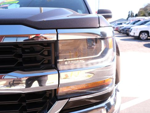 Used 2018 Chevrolet Silverado 1500 LT w/ All Star Edition image 10