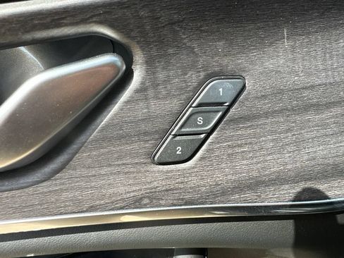 Used 2023 Jeep Grand Cherokee L Overland w/ Rear Seat Video Group I AWD/4WD image 8