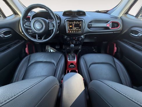 Used 2022 Jeep Renegade Trailhawk AWD/4WD image 11
