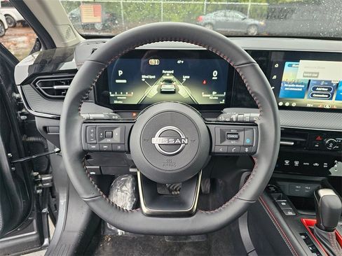 New 2026 Nissan Kicks SR w/ Cold Weather Package image 10