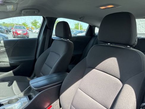 Used 2018 Chevrolet Malibu LT FWD image 12