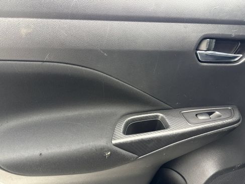 Used 2021 Nissan Versa SV FWD image 36