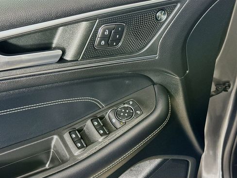 Used 2022 Ford Edge Titanium image 17