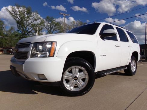Used 2012 Chevrolet Tahoe LT w/ Suspension Package, Off-Road image 2