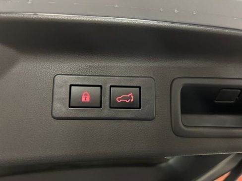 Used 2025 Subaru Forester Premium AWD/4WD image 58