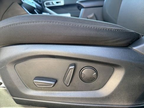 Used 2022 Ford Explorer XLT image 17