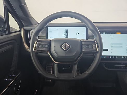 Used 2022 Rivian R1S Launch Edition image 27