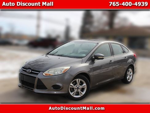 Used 2013 Ford Focus SE w/ SE Winter Pkg image 1