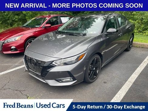 Used 2023 Nissan Sentra SR w/ Midnight Edition Package FWD image 3