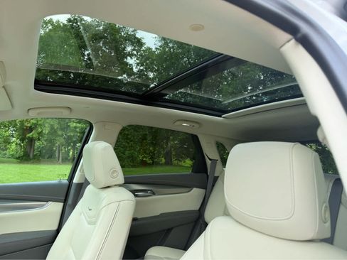 Used 2024 Cadillac XT5 Premium Luxury w/ LPO, Floor Liner Package AWD/4WD image 10
