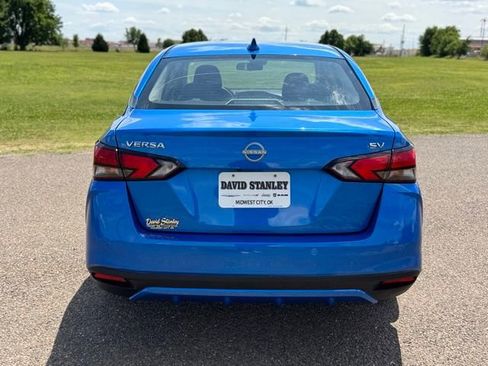Used 2023 Nissan Versa SV FWD image 5