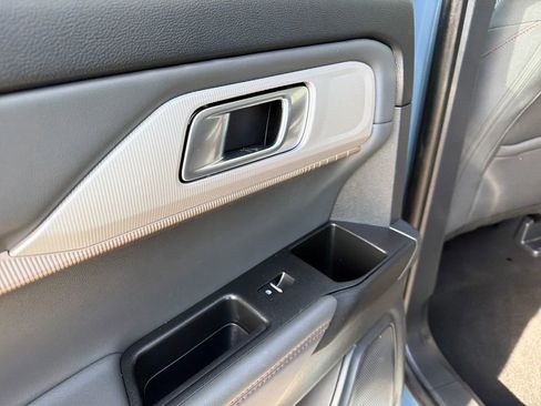 Used 2025 Ford Explorer Active image 32