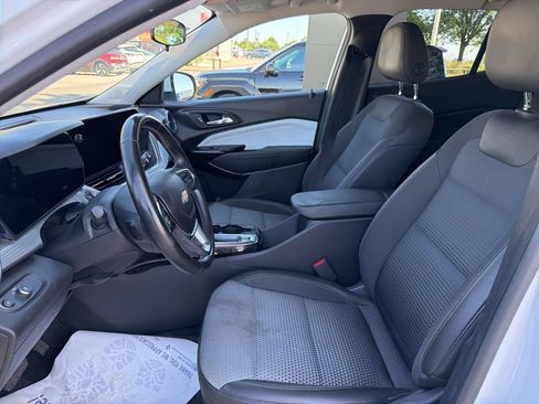 Used 2024 Chevrolet Trax LT w/ Driver Confidence Package FWD image 10