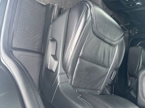 Used 2020 Ford Explorer Platinum w/ Premium Technology Package image 24