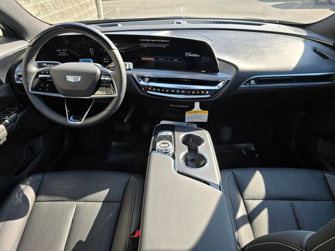 New 2026 Cadillac Lyriq Luxury image 18