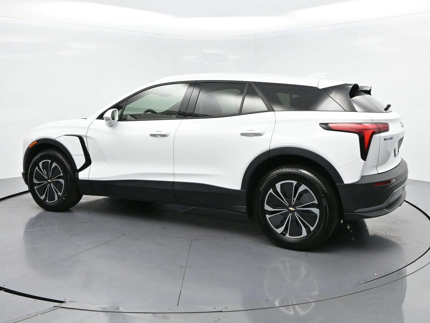 Used 2024 Chevrolet Blazer EV LT AWD/4WD image 5