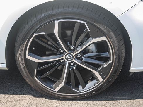 Used 2023 Nissan Altima 2.5 SR FWD image 11