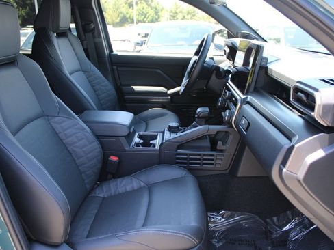 Used 2025 Toyota 4Runner TRD Off-Road Premium w/ Tow Technology Package AWD/4WD image 13