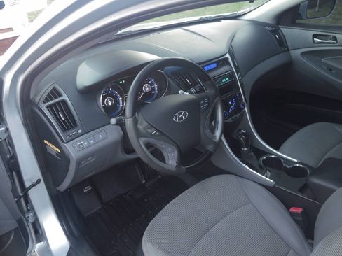 Used 2012 Hyundai Sonata SE FWD image 7