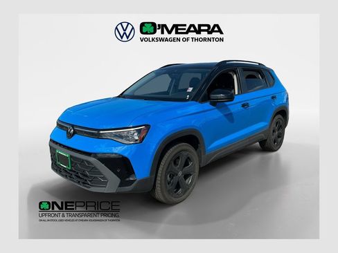 Used 2025 Volkswagen Taos SE AWD/4WD image 1